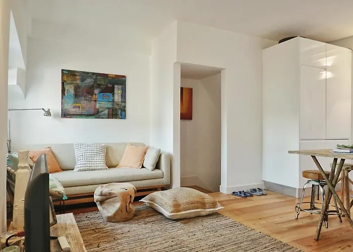 Διαμέρισμα 15 *